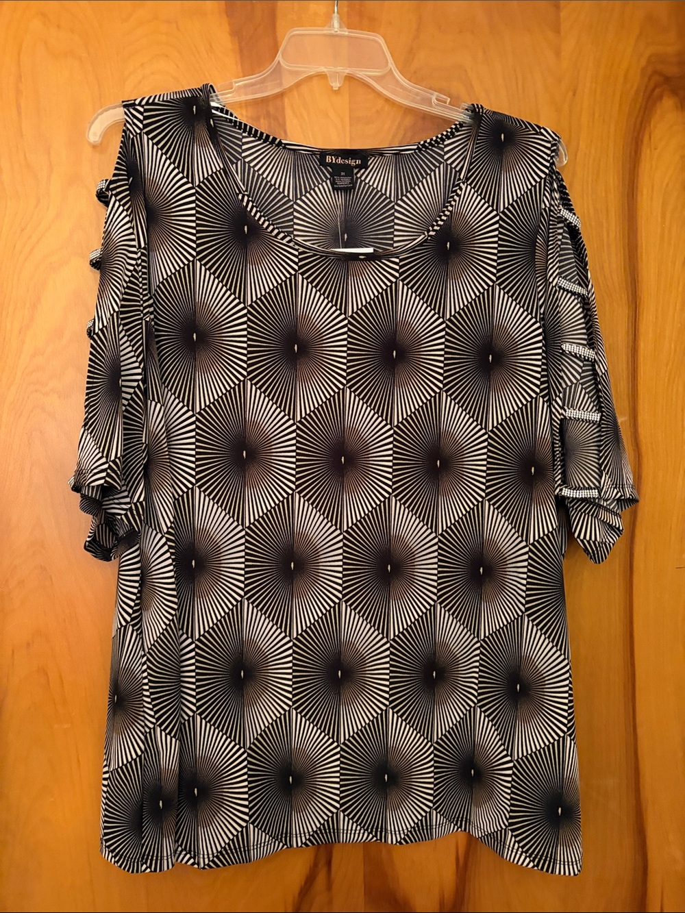 BY Design Black & White Cold-Shoulder Geometric Top